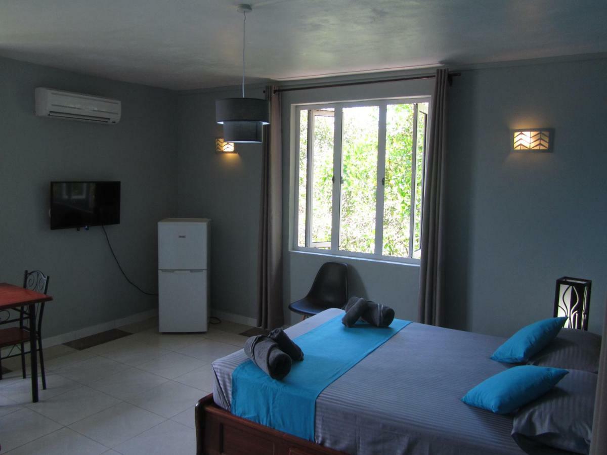 Flic-en-Flacq Lariad Bnb מראה חיצוני תמונה